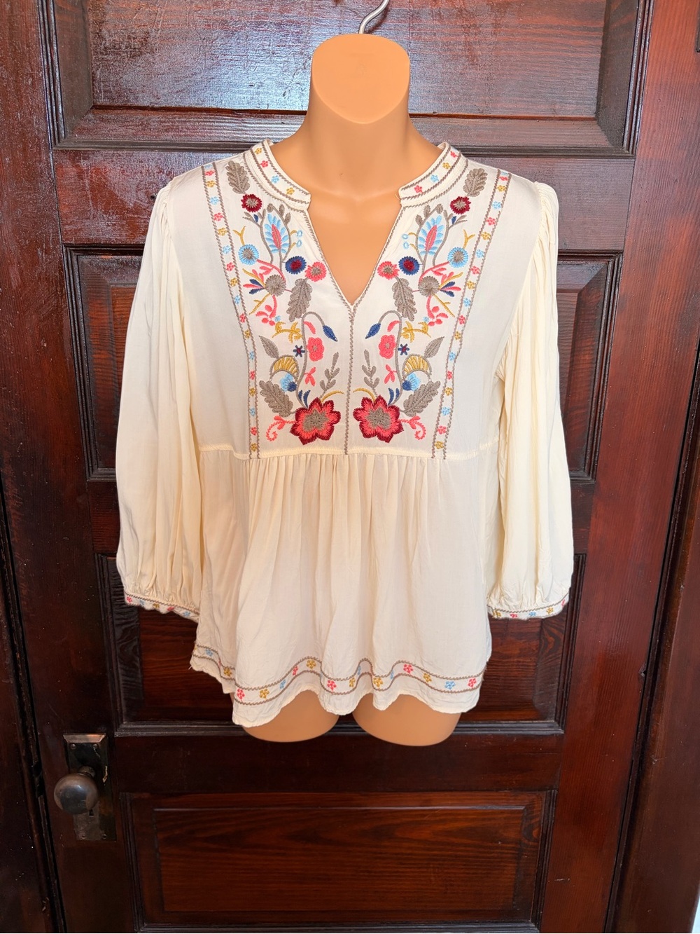 Sz S Solitaire Cream Embroidered Peasant Tunic with Multi-Color Floral Detail